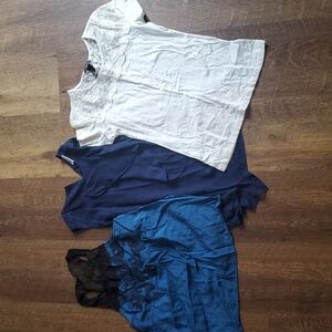 4/$20 Size medium summer shirt lot